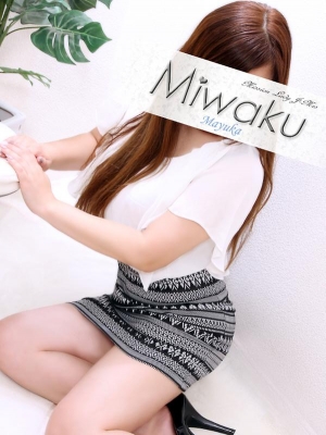 新人 まゆか